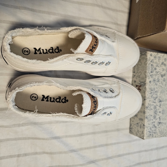Mudd White Slip-On Sneakers - Picture 2 of 5